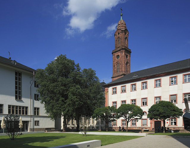 美茵茨约翰内斯·古腾堡大学